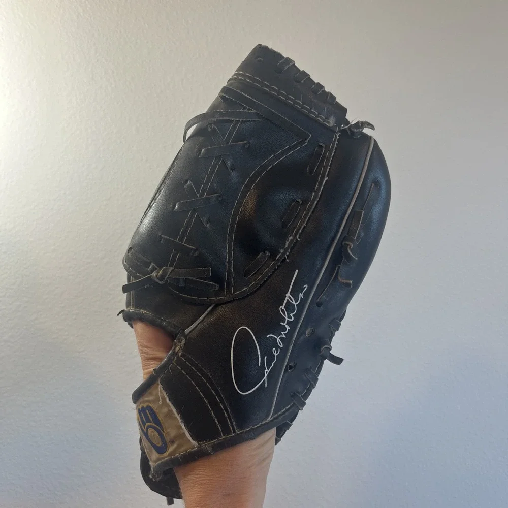 Louisville Slugger The Softballer Softball Glove Leather HBG9 - 13.5